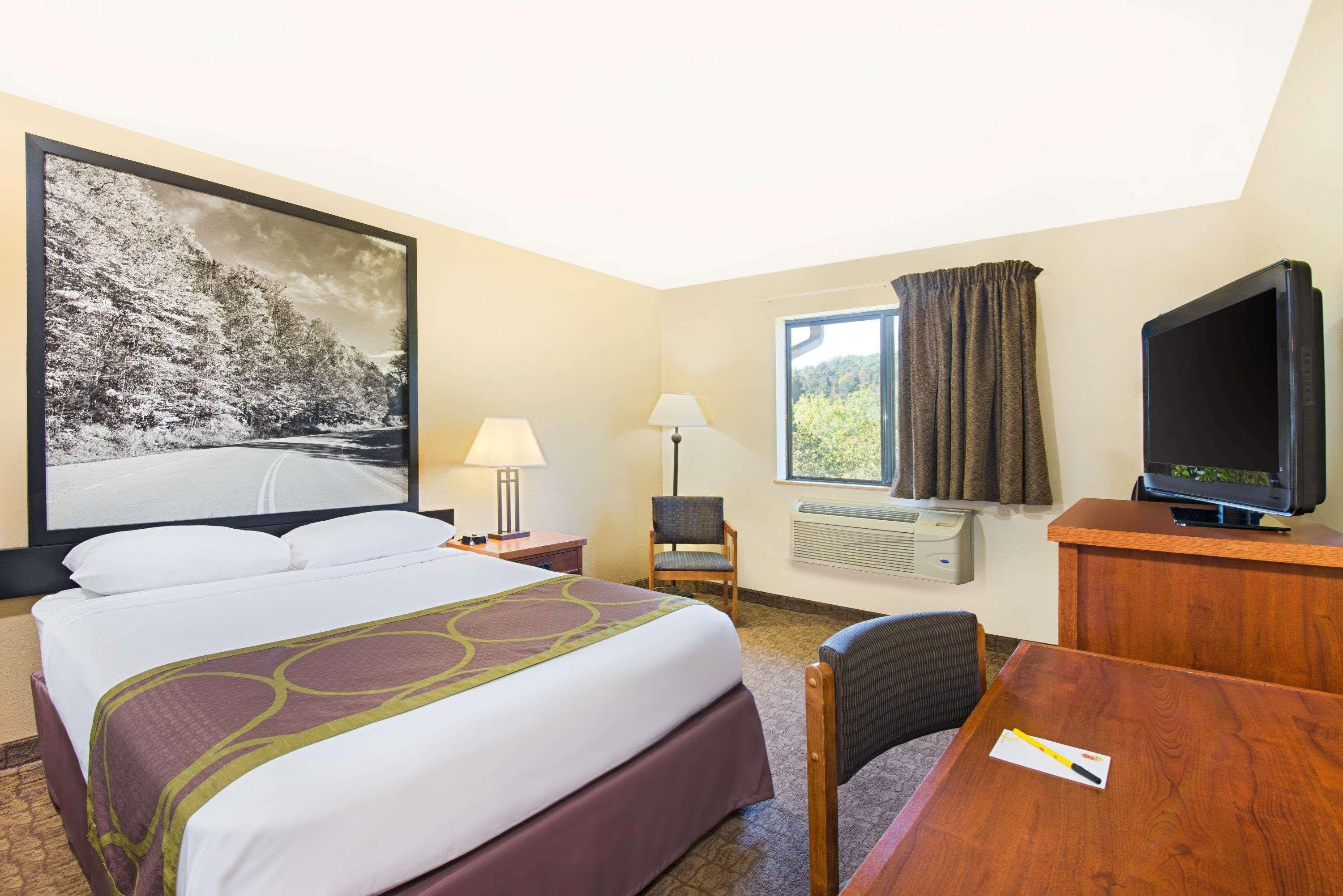 Super 8 By Wyndham Ripley Hotel Buitenkant foto